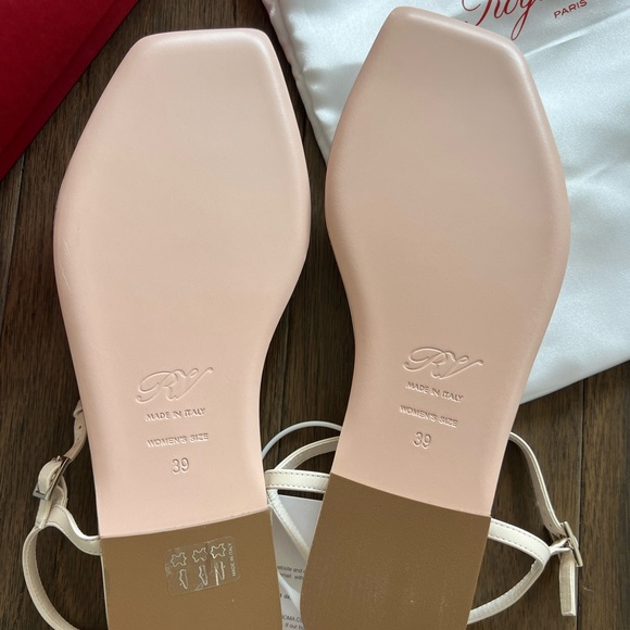 Roger Vivier Bikiviv Sandals in White - Picture 4 of 5